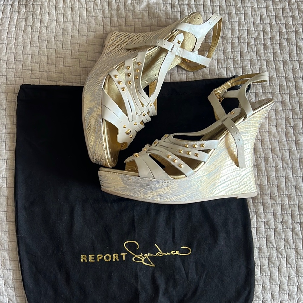 Women’s Report Signature wedges. Size 9. Excellent condition!